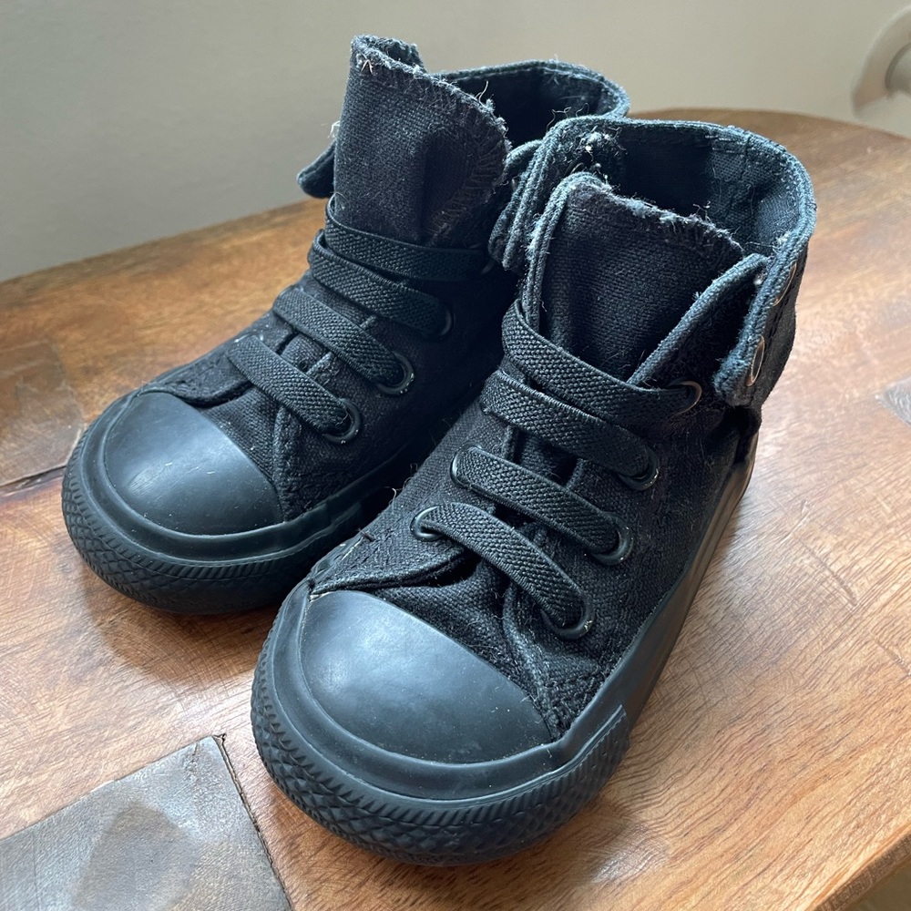 TODDLER CONVERSE HIGHTOPS